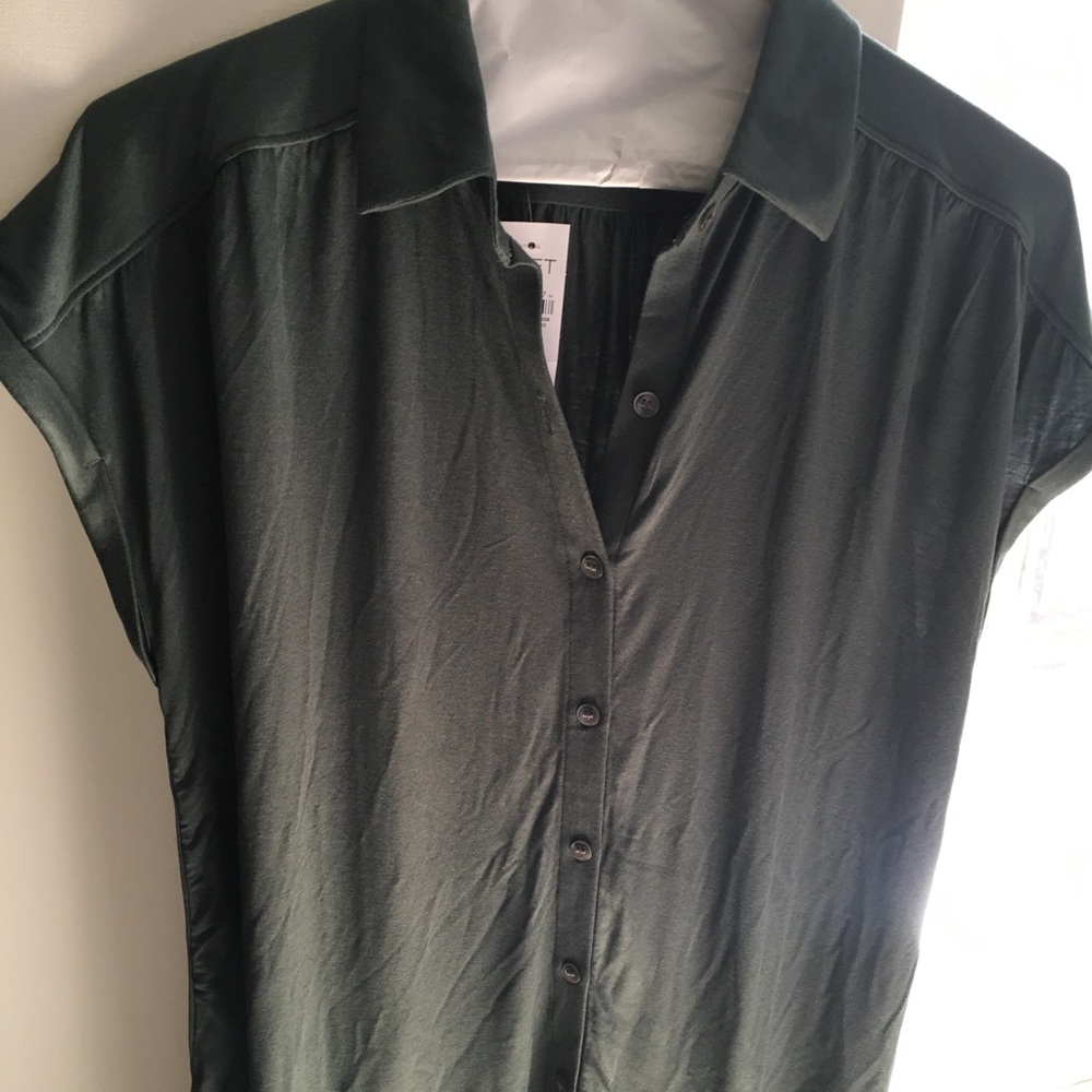 NWT Loft knit button down top in size small